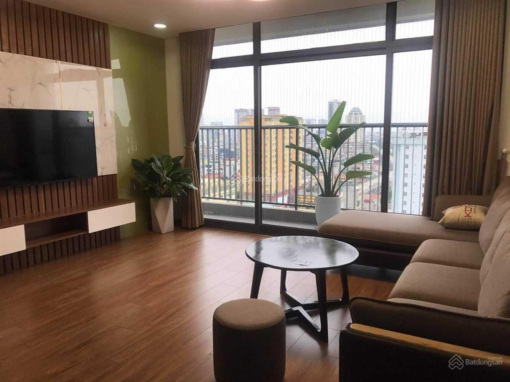 Chính chủ bán gấp căn hộ 3pn, dt 136m2 ở cc học viện quốc phòng. giá cực rẻ 65tr/m2 0979 062 ***