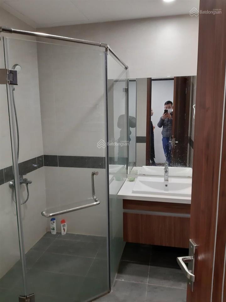 Cần bán gấp căn hộ 2pn ở cc thái hà số 43 phạm văn đồng, full đồ đẹp. giá bán 6,2 tỷ  0979 062 ***