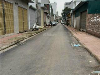 Cho thuê kho, xưởng 240m2 p đức giang đường oto tránh có vỉa hè