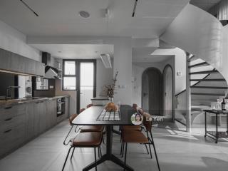 Chính chủ gửi bán căn hộ duplex petrowaco 97  99 láng hạ, dt 235m2 03 ngủ.  0945 894 ***