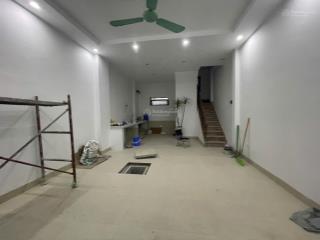 Nhà riêng ngõ phố định công  giải phóng, dt 40m2x4t giá 12tr