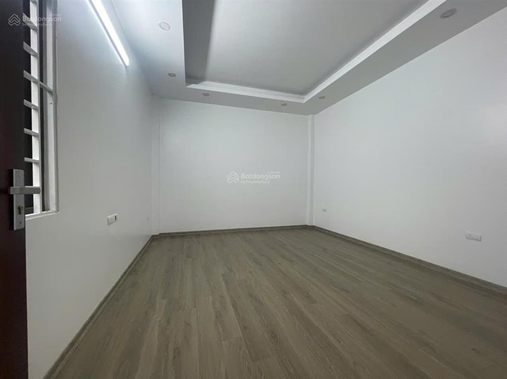 Nhà riêng mới tinh thang máy ngõ phố thịnh liệt giáp nhị dt65m2x5t giá 25tr