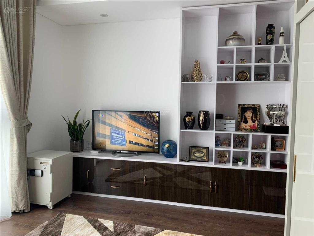 Cho thuê gấp căn hộ the golden armor  b6 giảng võ 105m2, 03pn, đủ đồ giá 20tr/th.  0972 709 ***