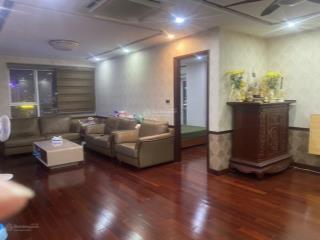 Cần bán căn hộ chung cư 101 láng hạ, 146m2, 3 phòng ngủ, căn góc, view phố láng hạ.  0972 709 ***