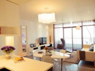 Bán căn hộ watermark lạc long quân, 98m2, 2pn, full đồ, căn góc, view hồ, hướng nam thoáng mát.