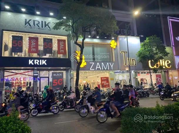 Cho thuê nhà mặt phố cầu giấy mặt tiền 7,2m, diện tích 300m2 x 2 tầng