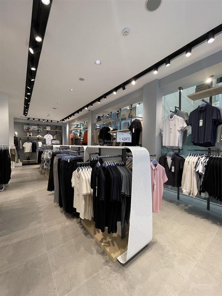 Cho thuê nhà mặt phố cầu giấy mặt tiền 7,2m, diện tích 300m2 x 2 tầng