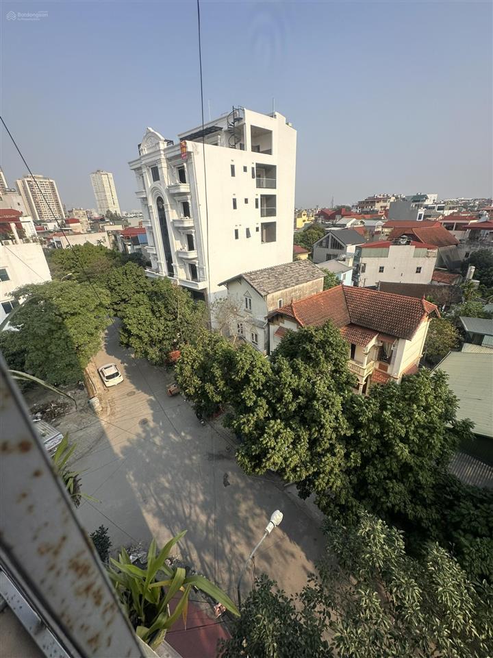 Cho thuê phòng dạng ccmn 30m2 ban công riêng ngay chợ văn la, ô tô đỗ cửa.  0984 378 ***