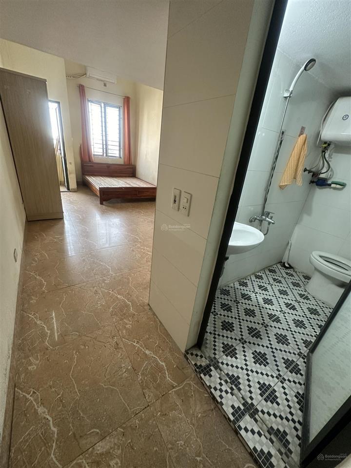 Cho thuê phòng dạng ccmn 30m2 ban công riêng ngay chợ văn la, ô tô đỗ cửa.  0984 378 ***