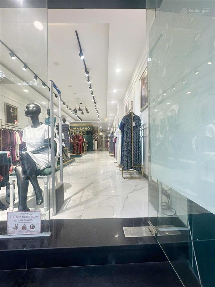 Cho thuê tầng 1 nhà mặt phố 256 bà triệu, 162m2 view đẹp