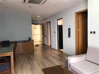 Bán căn hộ Vinhomes Nguyễn Chí Thanh, 2PN, 2WC, sổ lâu dài, sẵn đồ nội thất, hướng ĐN