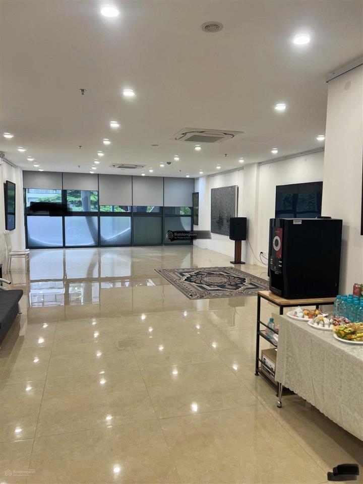 Cho thuê nhà mặt phố tôn đức thắng, dt 120m2x3 tầng, mt 6.7m, giá 105tr,  0968 896 ***