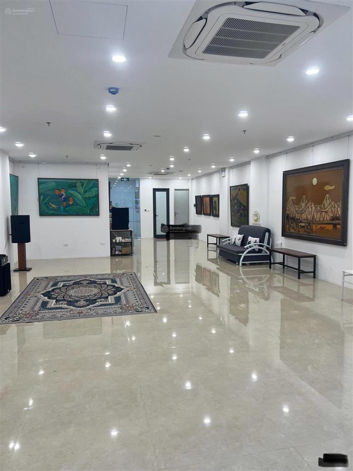 Cho thuê nhà mặt phố tôn đức thắng, dt 120m2x3 tầng, mt 6.7m, giá 105tr,  0968 896 ***
