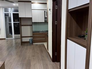 Xem nhà ngay. cho thuê 2 ngủ cơ bản có giường tủ 70m2 tại a10 nam trung yên giá 14tr. 0917 748 ***