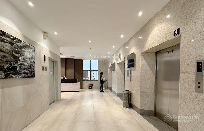 Chính chủ cho thuê văn phòng 300m2 full nội thất tòa nhà toyota thanh xuân, giá 250k/m2