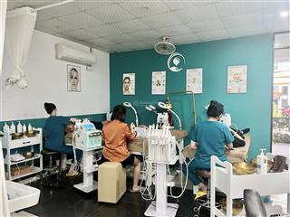Cho thuê nhà mặt phố nguyễn văn cừ dt 50m2 x 7 tầng, mt 5,5 m, nhà mới có thang máy, vị trí đẹp