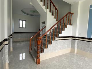 Chính chủ bán rẻ nhà 4x10m, 1 trệt 1 lầu 1 lửng ngay bệnh viện hàn quốc kdc đông đúc gần chợ