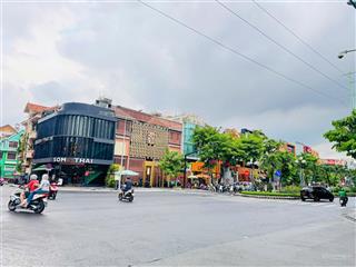 Kẹt tiền bán nhà  1 trệt 2 lầu tại phan xích long, phú nhuận.  0901 903 *** nguyên