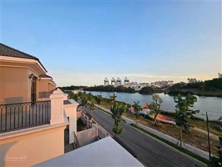 Chủ gửi bán nhà phố liền thổ palm city quận 9, dt đất 5*20m xây dựng 3 tầng. giá siêu hot chỉ 9 tỷ