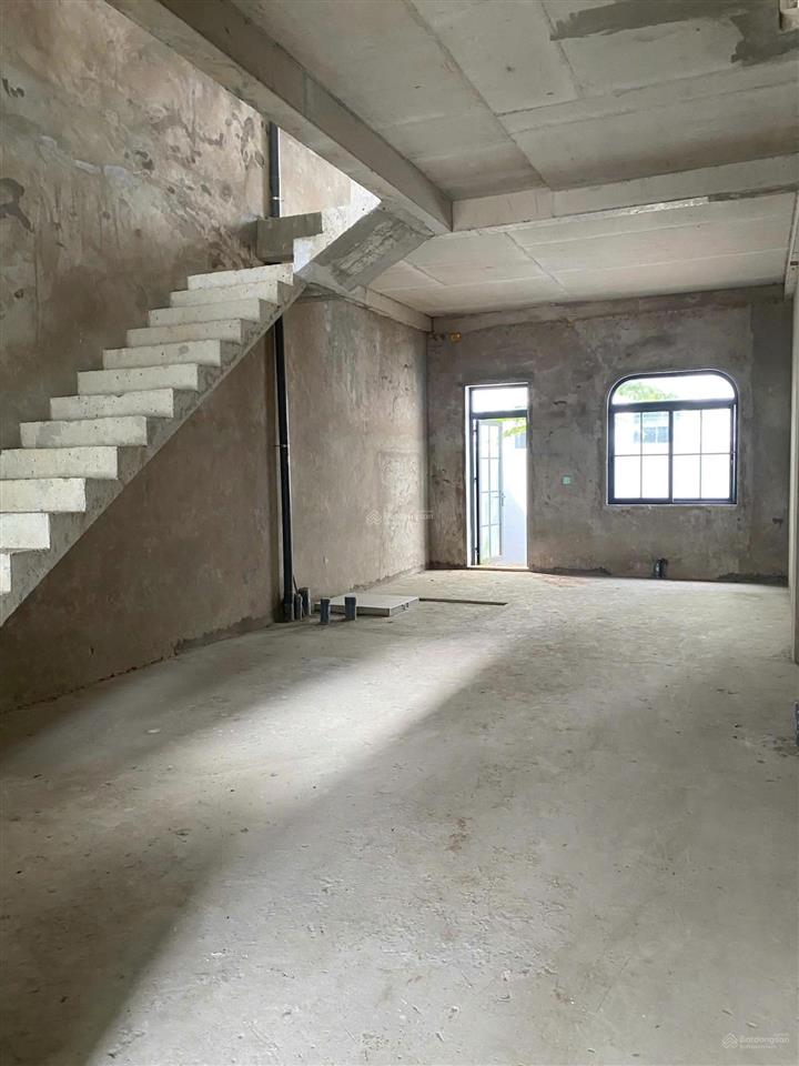 Chủ gửi bán nhà phố liền thổ palm city quận 9, dt đất 5*20m xây dựng 3 tầng. giá siêu hot chỉ 9 tỷ
