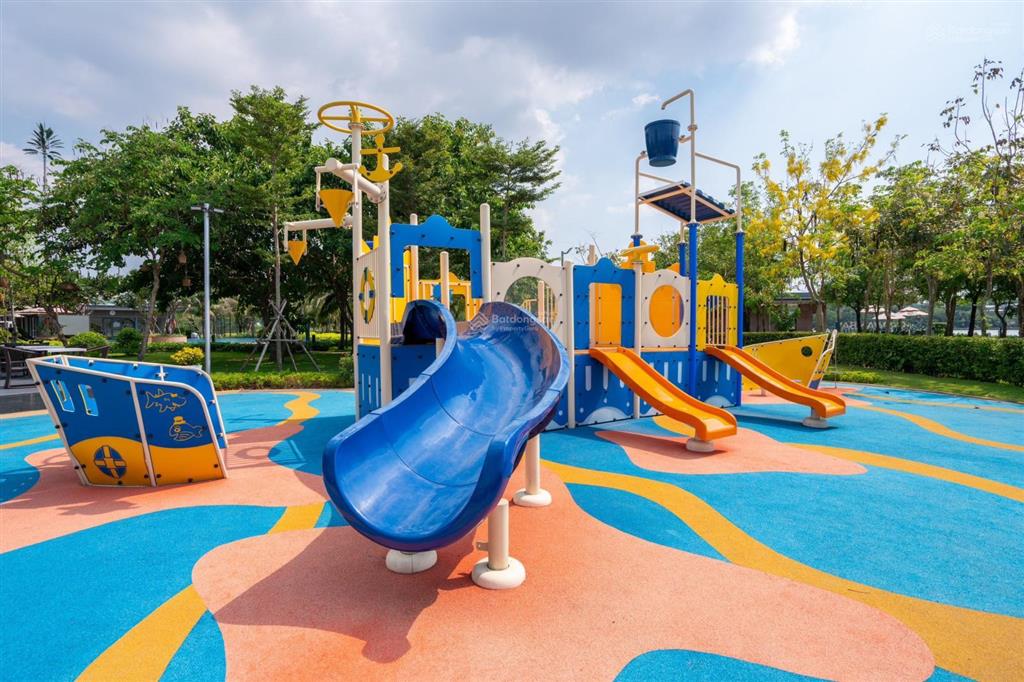 Duy nhất 1 căn biệt thự song lập góc zone 5 swanbay, 2 mặt tiền đường thông, giá tốt nhất đã có sổ