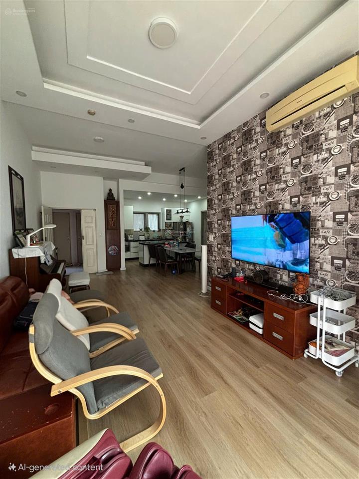 Bán gấp căn hộ garden court 2 pmh, q7. dt 140m2, 3pn. có sân vườn.  mạnh 0909 297 ***