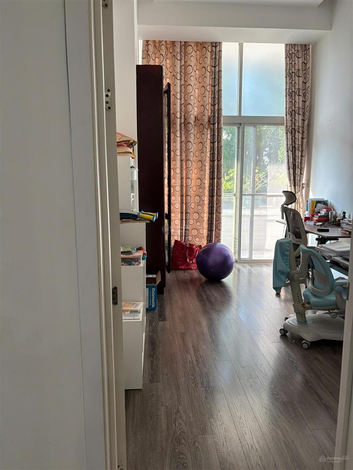 Bán gấp căn hộ garden court 2 pmh, q7. dt 140m2, 3pn. có sân vườn.  mạnh 0909 297 ***