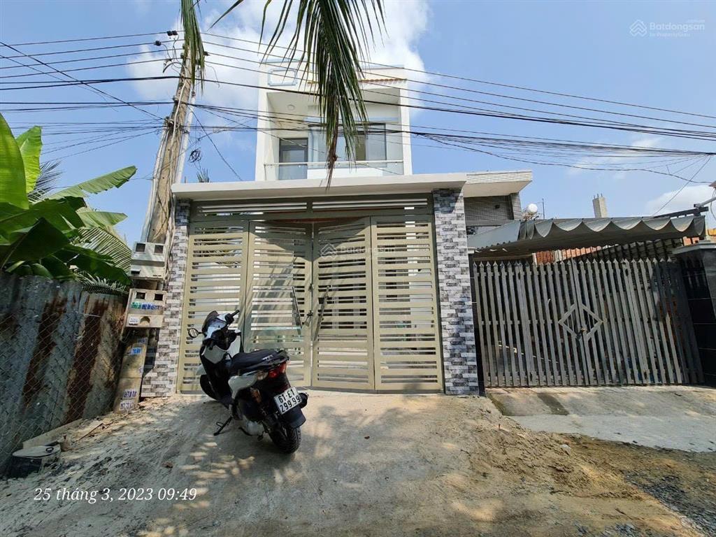 Nhà lầu 3 phòng ngù sân ô to đường thông giá 3.5 tỷ tại bình nhâm