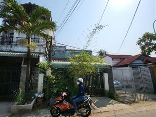 Tôi bán nhà ngay chợ lái thiêu 144.7m2 có 3 phòng ngủ, giá 3 tỷ 950tr, đường nhựa thông