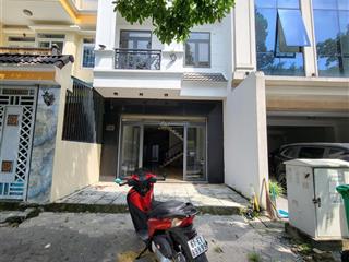 Nhà đối diện bv becamex 4 lầu hoàn công phù hợp mở văn phòng, kinh doanh nghề liên quan y tế