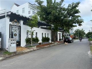 Tôi bán nền biệt thự 245m2 view sông vĩnh bình giáp tp. hcm nằm trong kdc đường nhựa 10m, 36tr/m2