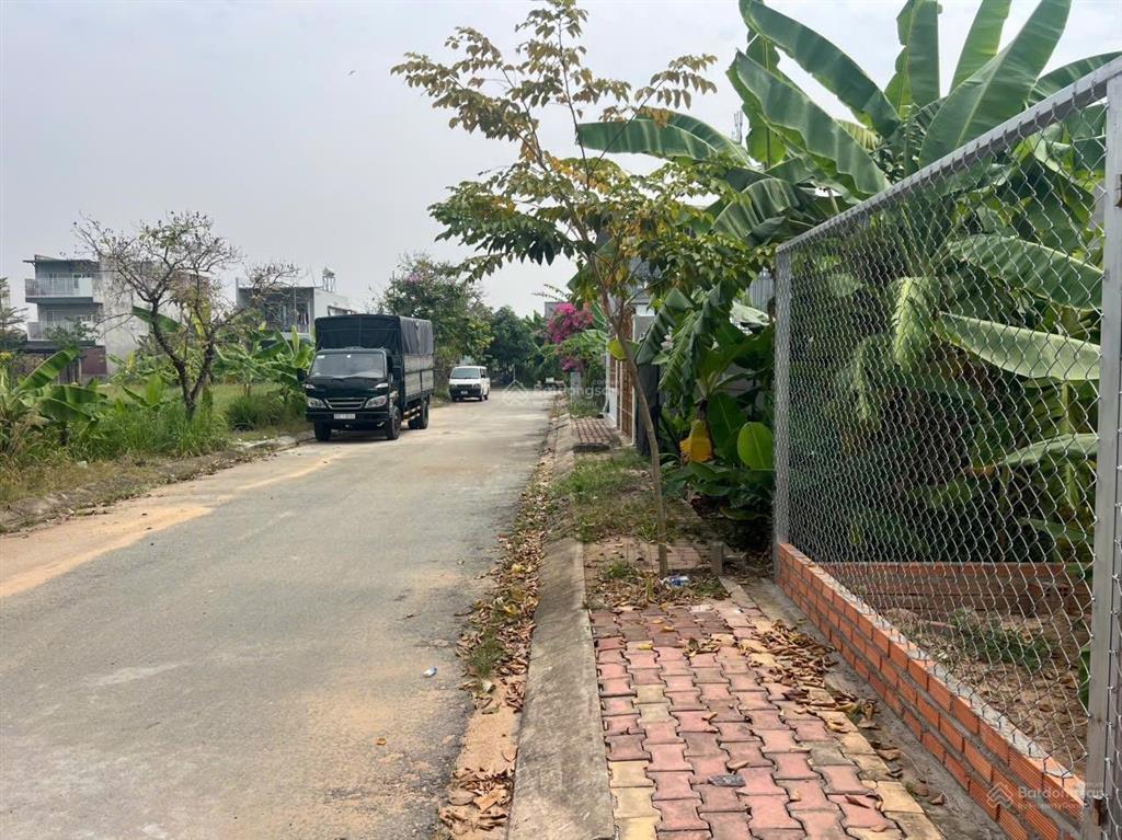 Hàng hiếm ngay tp.hcm cách mặt tiền quốc lộ 13 1km (10x23) 230m full thổ sổ sẵn đường nhựa 10m