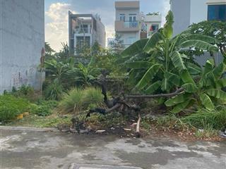 Kẹt tiền bán nhanh nền 51m ngay chợ gần trường học kdc  đất full thổ  sổ sẵn giá 2,7 tỷ