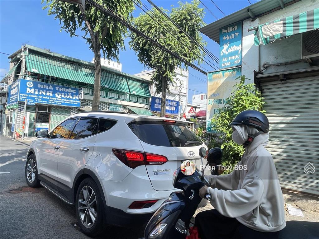 Đất 70,9m2 (5x14.2m) ngay đại học ngân hàng giá đt 4.5tỷ sổ riêng