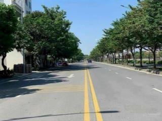 Bán 2 lô đất liền nhau đường lạc long quân rộng 9 m diện tích 162 m  em nha 0912 026 ***