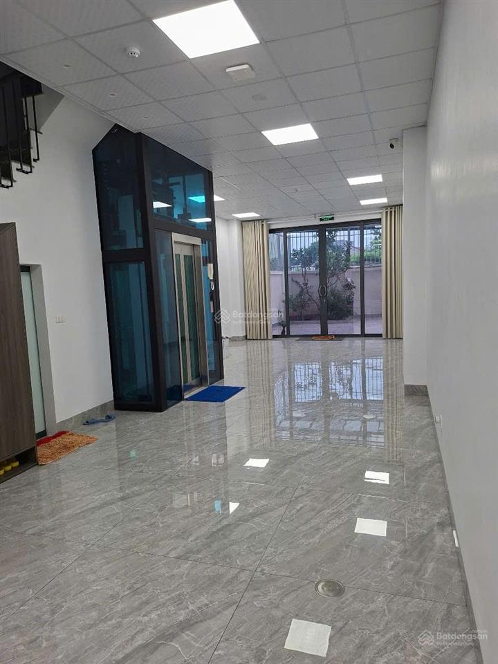 Cần cho thuê 300m2 nhà hoàn thiện làm văn phòng công ty tại hynode royal park