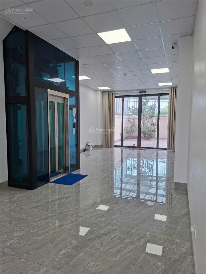 Cần cho thuê 300m2 nhà hoàn thiện làm văn phòng công ty tại hynode royal park