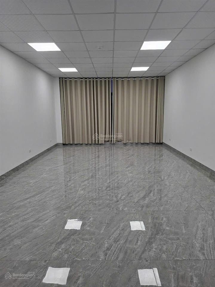 Cần cho thuê 300m2 nhà hoàn thiện làm văn phòng công ty tại hynode royal park