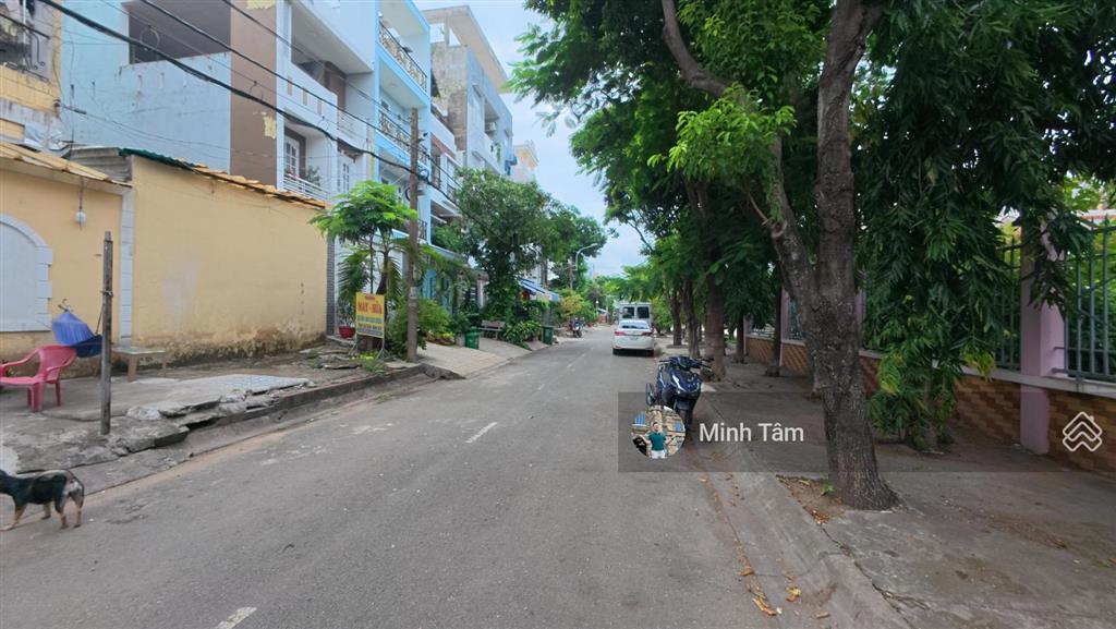 Đất đs 2a kdc nam hùng vương giá 6.9 tỷ dt 90m² đối diện công viên