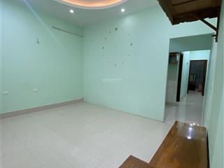 Chính chủ cho thuê nhà xuân đỉnh, 7,5 triệu, 72m2, 2pn, 1wc + sân để xe trước nhà, đầy đủ nội thất.