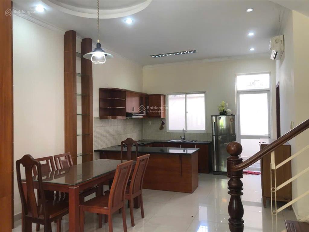 Cho thuê căn biệt thự vườn, nội thất hiện đại tại làng chuyên gia the oasis, thuận an, bình dương