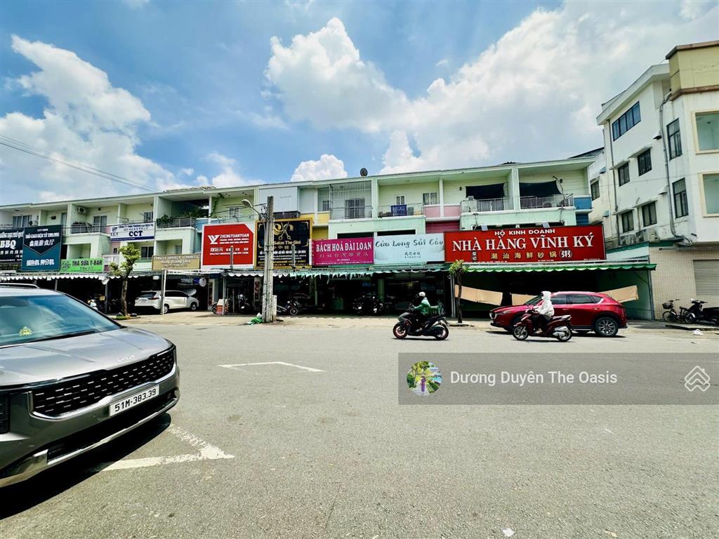 Chủ đi nước ngoài cần bán nhà phố 3 tầng đường d33(china town). dãy kinh doanh mua bán0975 362 ***