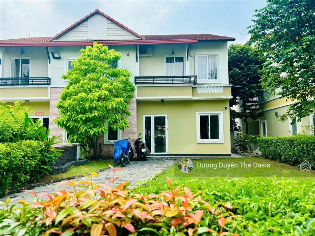 Chủ chuyển công tác cần bán căn bt 300m2 trục đường chính theoasis liền kề aeon sân golf 0975 362 ***
