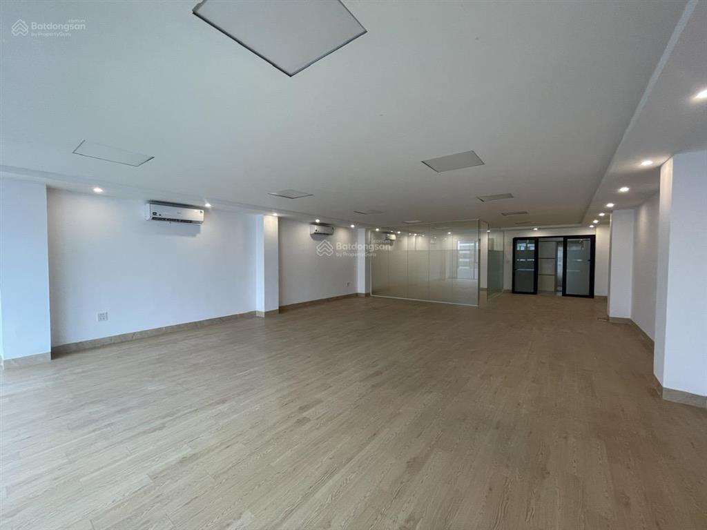 Cho thuê văn phòng phố mễ trì dt 150m2 giá cực rẻ bàn giao ngay  em 0972 524 *** để đi xem