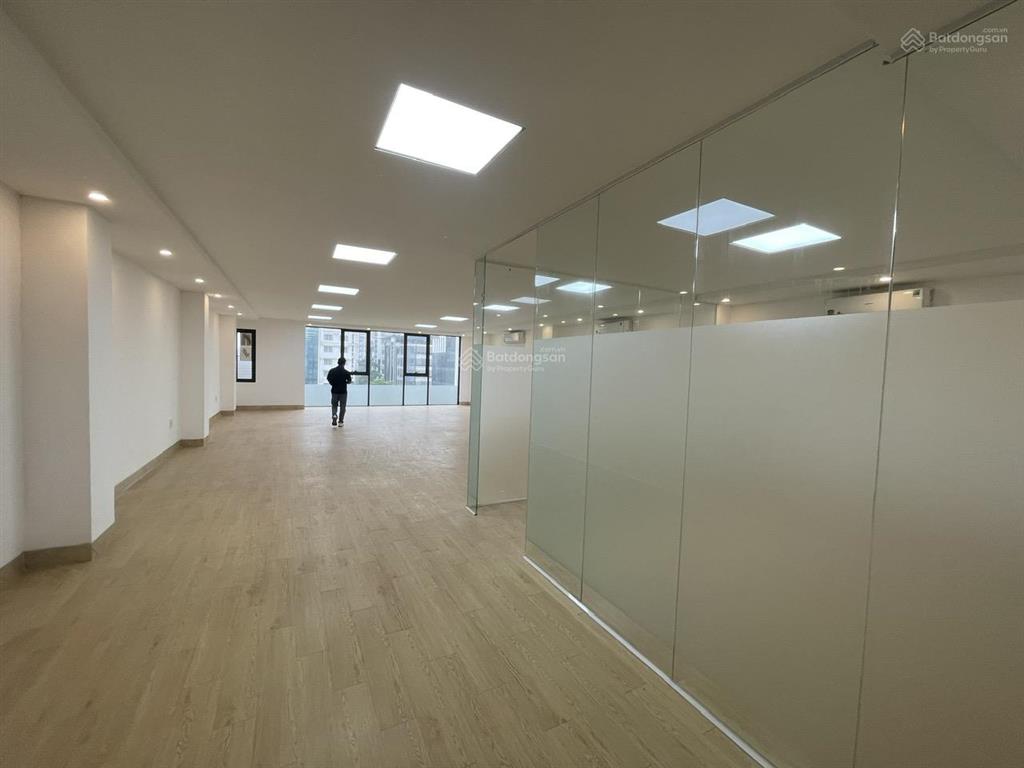 Cho thuê văn phòng phố mễ trì dt 150m2 giá cực rẻ bàn giao ngay  em 0972 524 *** để đi xem