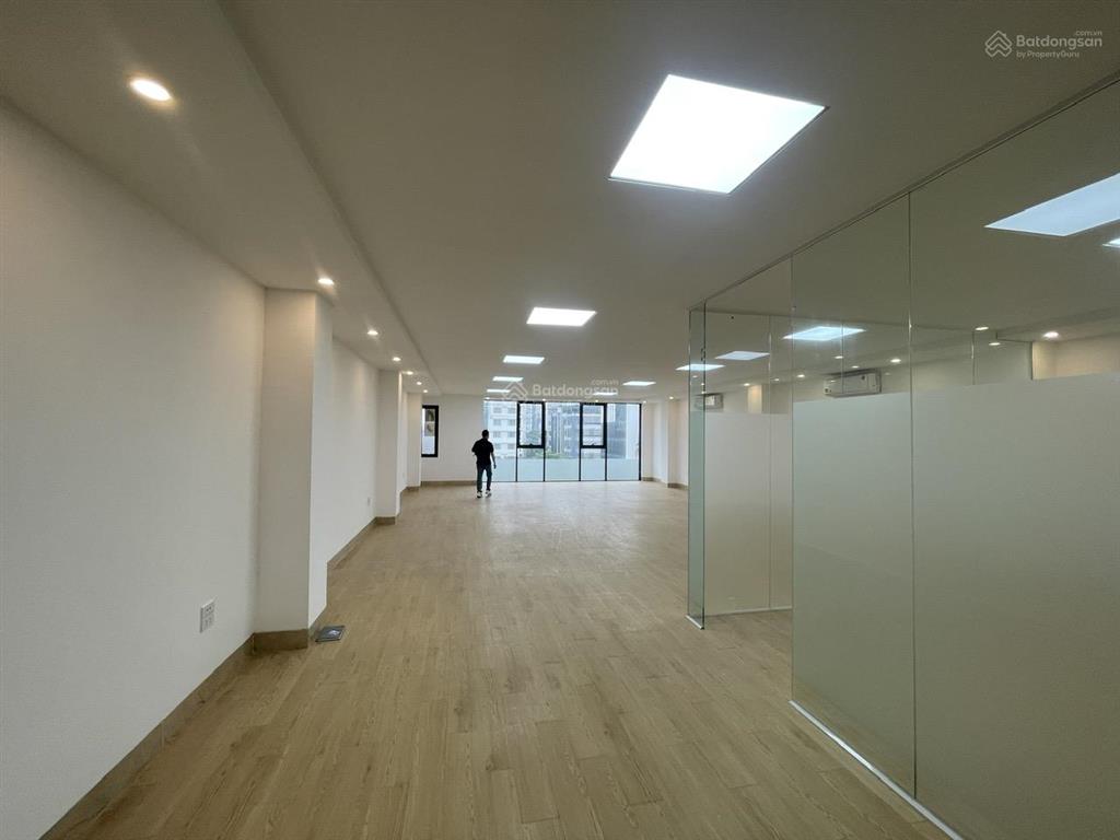 Cho thuê văn phòng phố mễ trì dt 150m2 giá cực rẻ bàn giao ngay  em 0972 524 *** để đi xem