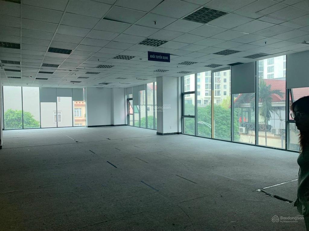 Cần cho thuê gấp sàn văn phòng tại cầu giấy, phố trung kính, dt 200m2, giá thuê chỉ 250.000đ/m2/th