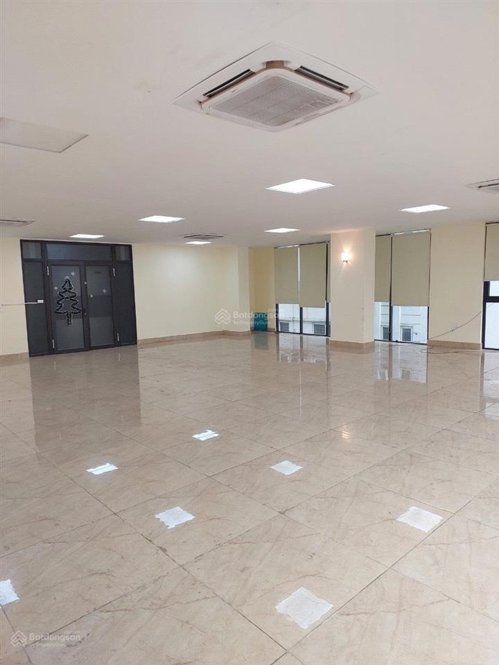 Cần cho thuê gấp sàn văn phòng tại cầu giấy, phố trung kính, dt 200m2, giá thuê chỉ 250.000đ/m2/th