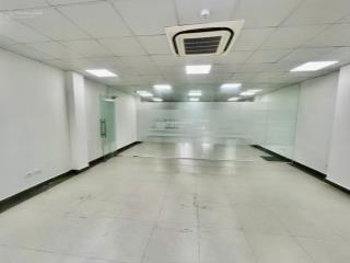 Cần cho thuê gấp sàn văn phòng tại quận cầu giấy, đường trần thái tông, dt 100m2 giá thuê 20tr/th