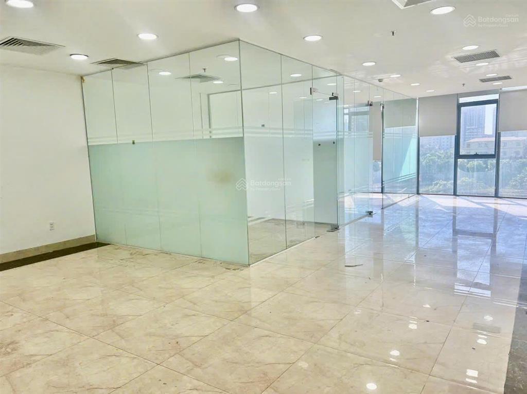Cần cho thuê gấp sàn văn phòng tại mỹ đình đường lê đức thọ dt 100m2 giá thuê 19tr/th  0972 524 ***